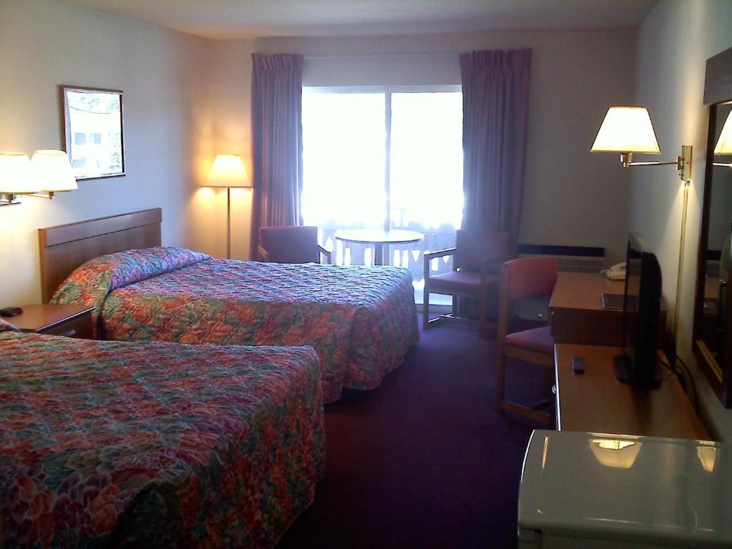Carriage House Motor Inn Lake Placid Bilik gambar